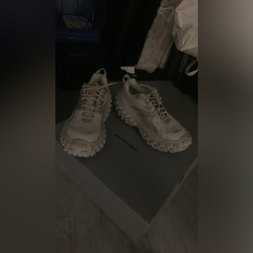Balenciaga Defenders - Picture 10 of 12